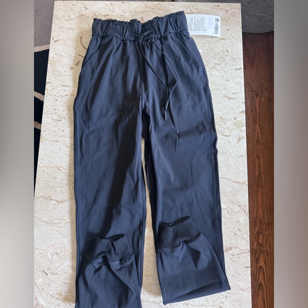 Lululemon Stretch High-Rise Jogger
